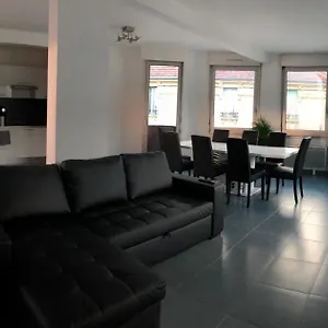  Appartement De 110m2 Au Centre De